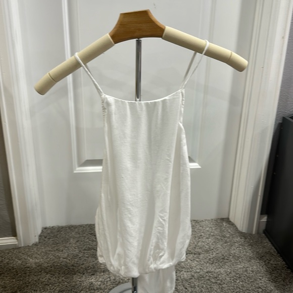 silence + noise Tops - Silence + Noise White Cross back Strap Top Size Small